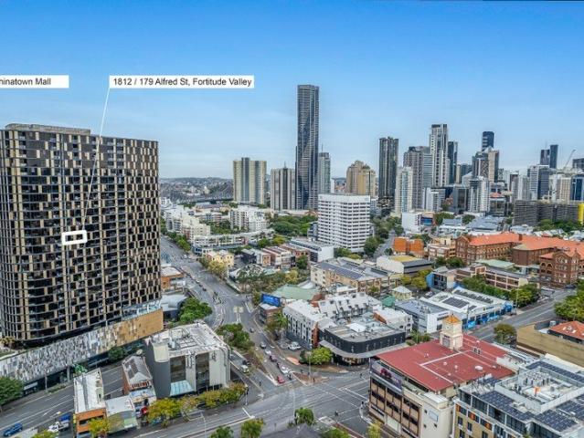 Elevated Inner City Living with Story Bridge & Brisbane Skyline Views