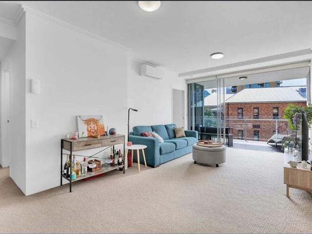 Elevated Inner City Living in the Heart of Kangaroo Point