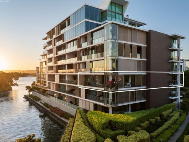 Elevated Island Living with Expansive Broadwater Views