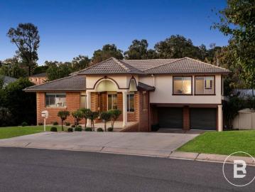 ELEVATED KENNINGTON LIVING WITH STUNNING SUNSET VIEWS