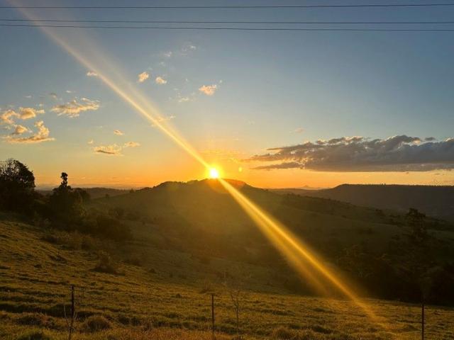 Opportunity Awaits! Elevated Lifestyle, Endless Views A Rare Country Escape