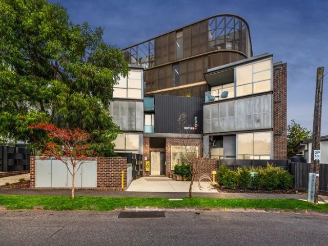 Elevated lifestyle in boutique building only steps from the heart of Camberwell