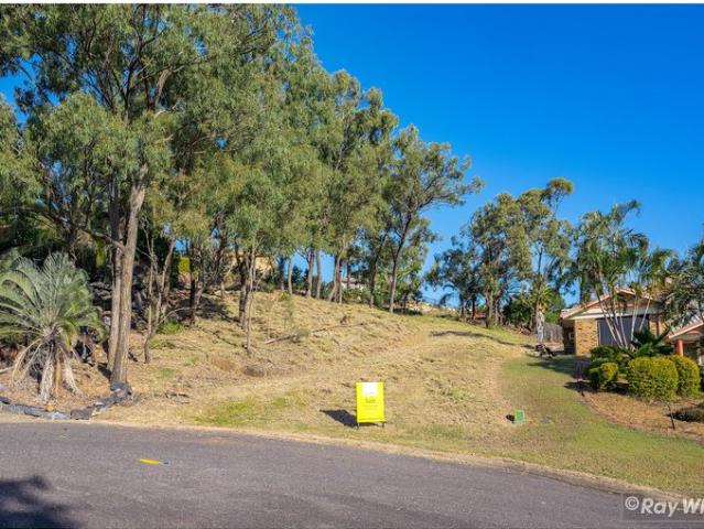 Elevated Lifestyle Opportunity on 1,070m² with Stunning City Views