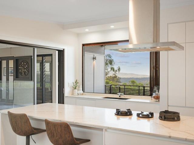Elevated Living. Endless Horizons | A Private Retreat Above Lake Samsonvale