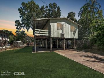 House for sale in Katherine County - Garden