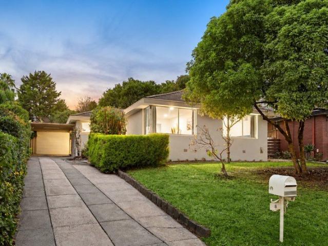 Elevated Living in a Convenient Bayswater Location