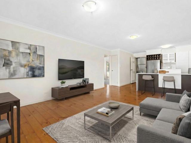 Elevated Living in a Quiet Taringa Enclave