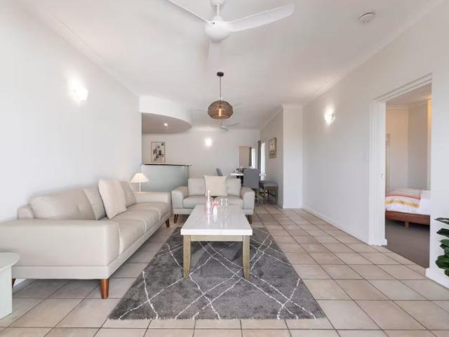 ELEVATED LIVING IN LARRAKEYAH STUNNING 3 BEDROOM PENTHOUSE