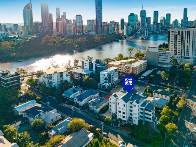 Kangaroo Point's Best Buy!