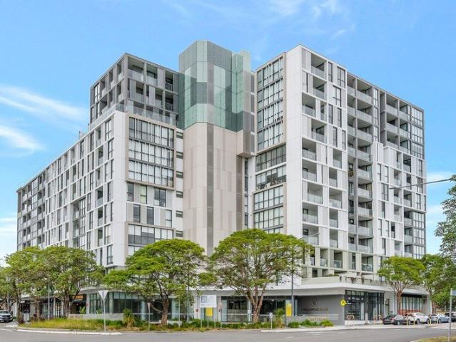 ELEVATED LIVING | LEVEL 11 CORNER APARTMENT WITH BEAUTIFUL VIEWS!