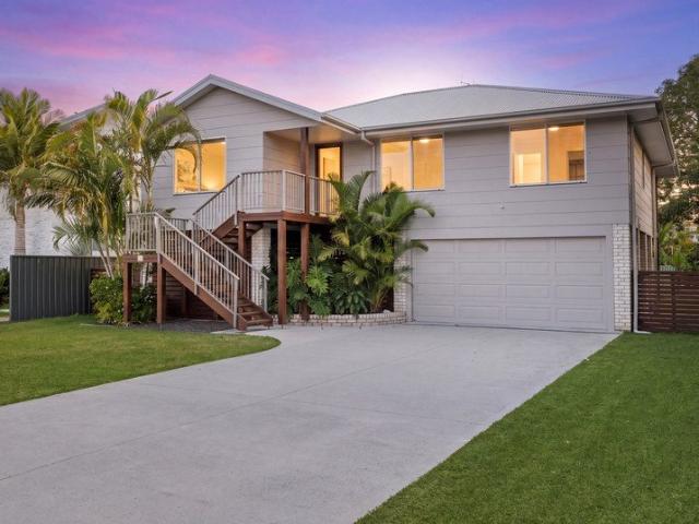 Elevated Enviable Central Yet Coastal Lifestyle Location