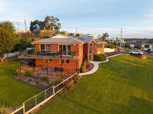 Elevated Living With a View to Remember