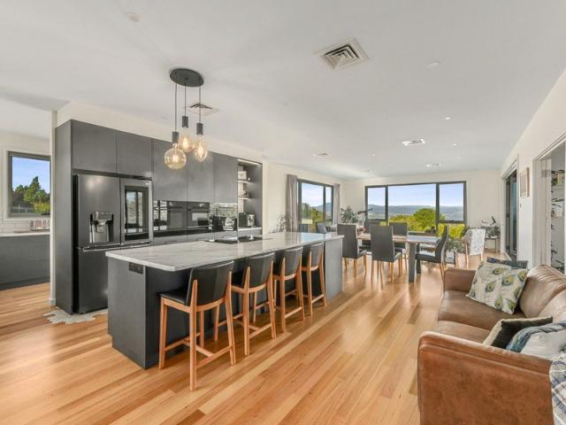 Elevated living with iconic Tamar Valley views