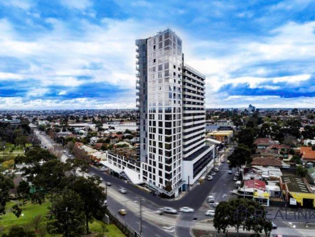 Elevated Living with Impressive Racecourse Views