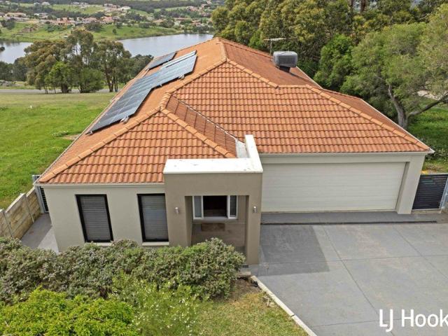 Elevated Living with Lake Grenfell Views in Hidden Valley
