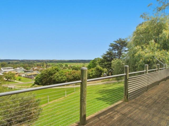 ELEVATED LIVING WITH OUTSTANDING VIEWS
