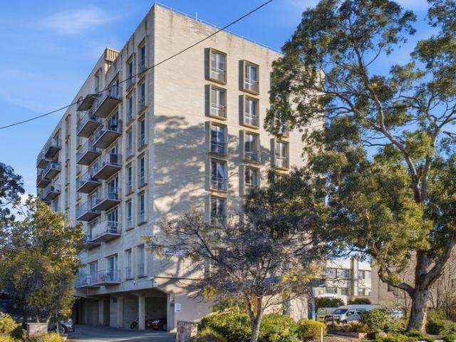 Elevated Living with Panoramic Canberra Views