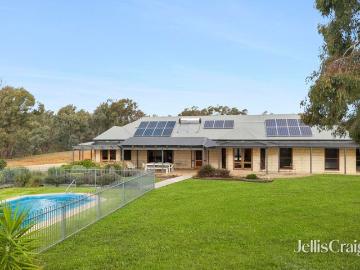 Elevated living with panoramic views over Castlemaine
