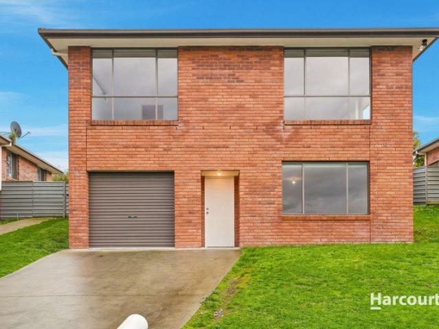 Elevated Living with River Derwent Views