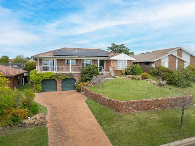 Elevated Living with Sensational Bathurst Views