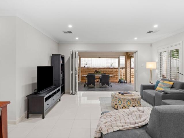 Elevated Living with Sea Views