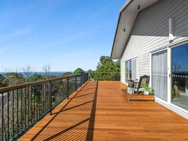 Elevated Living with Sweeping Hawkesbury & City Skyline Views