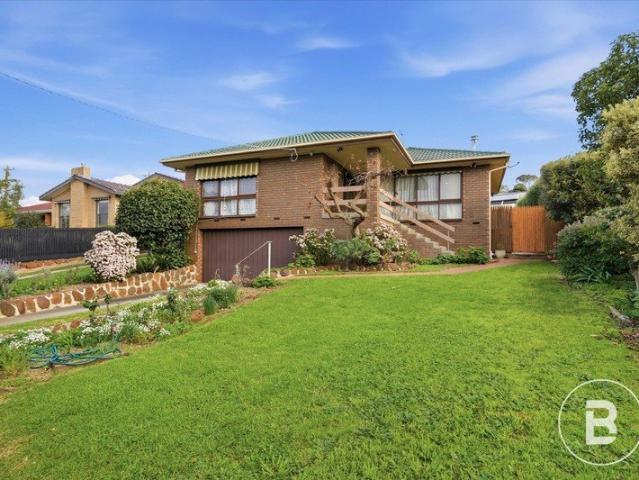 ELEVATED LIVING WITH STUNNING VIEWS IN A PRIME CENTRAL LOCATION
