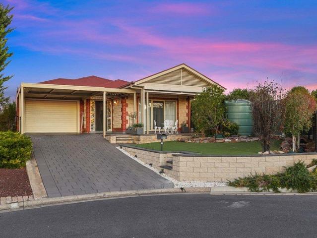 Elevated Living with Stunning City, Plains and Coastal Views!