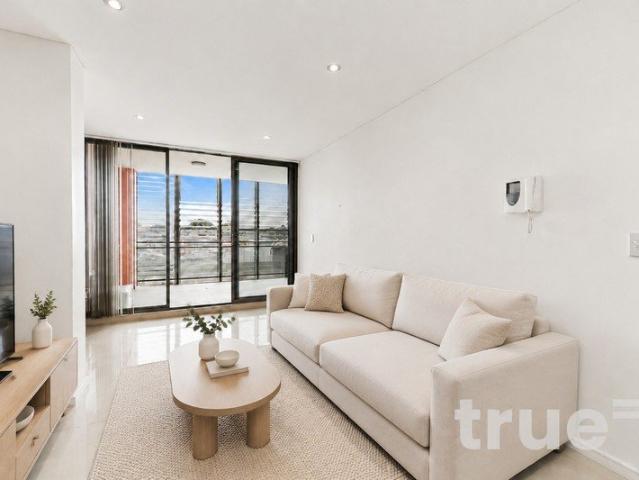 ELEVATED LIVING, UNBEATABLE LOCATION