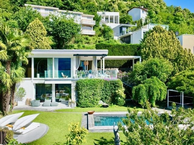 Elevated Living: Villa, traumhaft ruhig gelegen, hochwertig saniert
