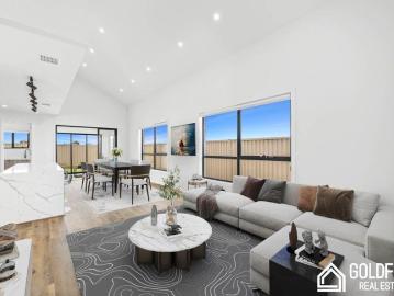 Elevated Luxury for the Modern Family 5 Bedroom Double Storey Residence in Bonshaw For Sale!