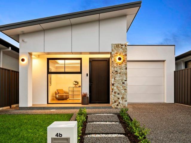 Stylish, Secure & Established Living in Paradise