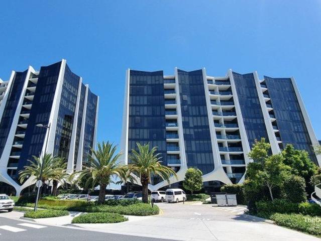 Elevated Luxury Living with Stunning Skyline Views APPLICATION UNDER REVIEW ? NO FURTHER ENQUIRIES