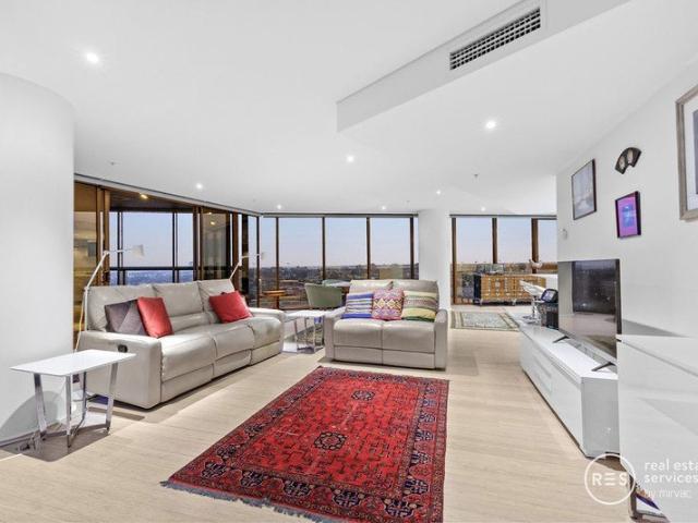 Elevated Luxury Living with Unrivalled Bay, River & City Views
