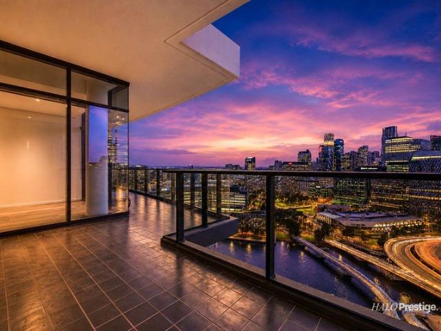 Elevated Luxury penthouse with Uninterrupted City Views
