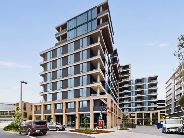Elevated luxury with breathtaking city and racecourse views