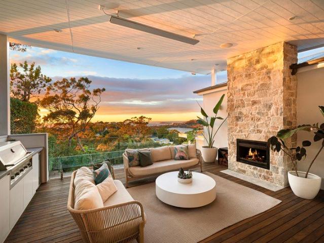 Quiet Cul De Sac with Breathtaking Views