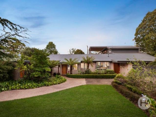 Elevated Luxury with Panoramic Peninsula & Bay Views