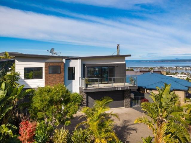 Elevated Mirador Living with Uninterrupted Water Views