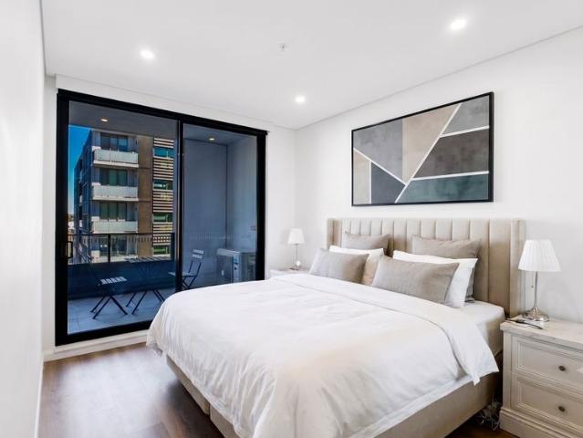 ELEVATED MODERN LIVING AT LORD SHEFFIELD!