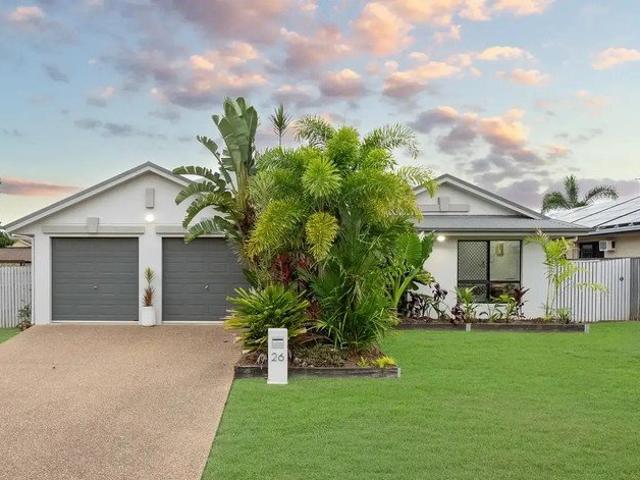 Elevated Modern Living in Sought After Bushland Beach