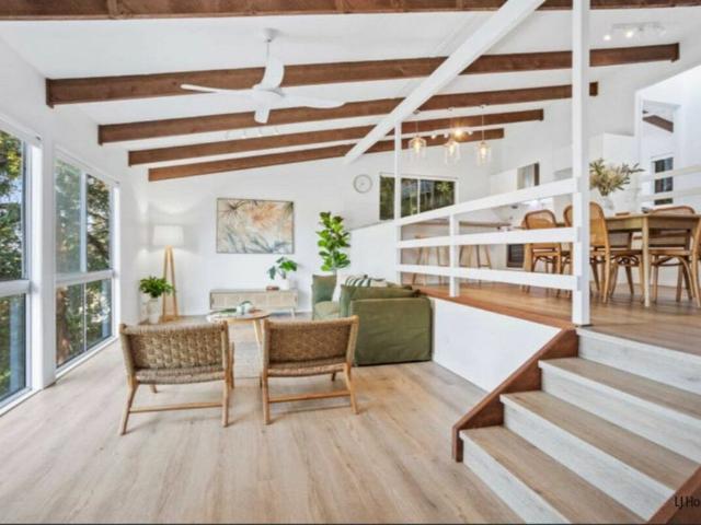 Elevated Modern Three Bedroom Home With Tweed River Views