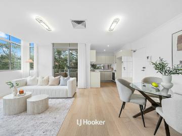 Elevated North West Facing with Leafy Views & Dedicated Study Room