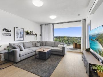 ELEVATED NORTH FACING APARTMENT WITH STUNNING HINTERLAND VIEWS & EXCEPTIONAL PRIVACY