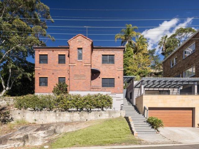 Elevated North Facing Home with Stunning Middle Harbour Views