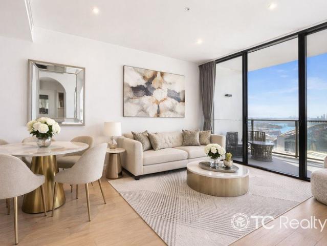 Elevated North Facing Luxury A Sun Drenched Sanctuary Overlooking the Gardens