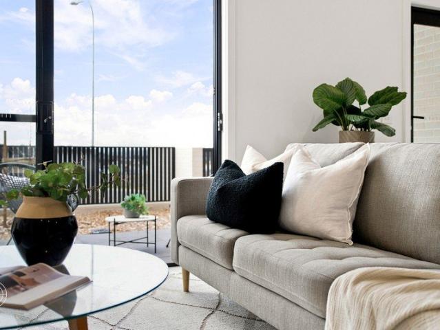 Elevated North facing townhome in thriving Googong