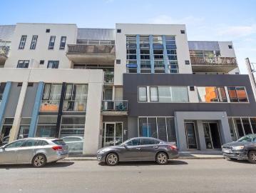 ELEVATED ONE BEDROOM WITH SECURE PARKING