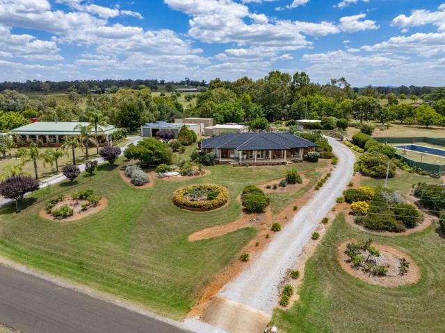 Elevated OneAcre Retreat with Views, Shedding & Water Security