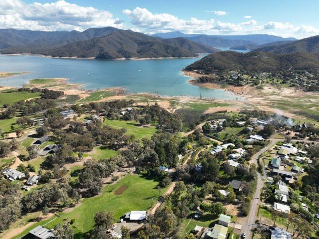 Elevated Outlook and Lake Views Ready to Enjoy Goughs Bay Living